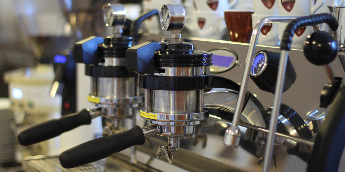 Kaffee-Americano-der-veraengerte-Espresso-Wildkaffee-Roesteri-Espressomaschine